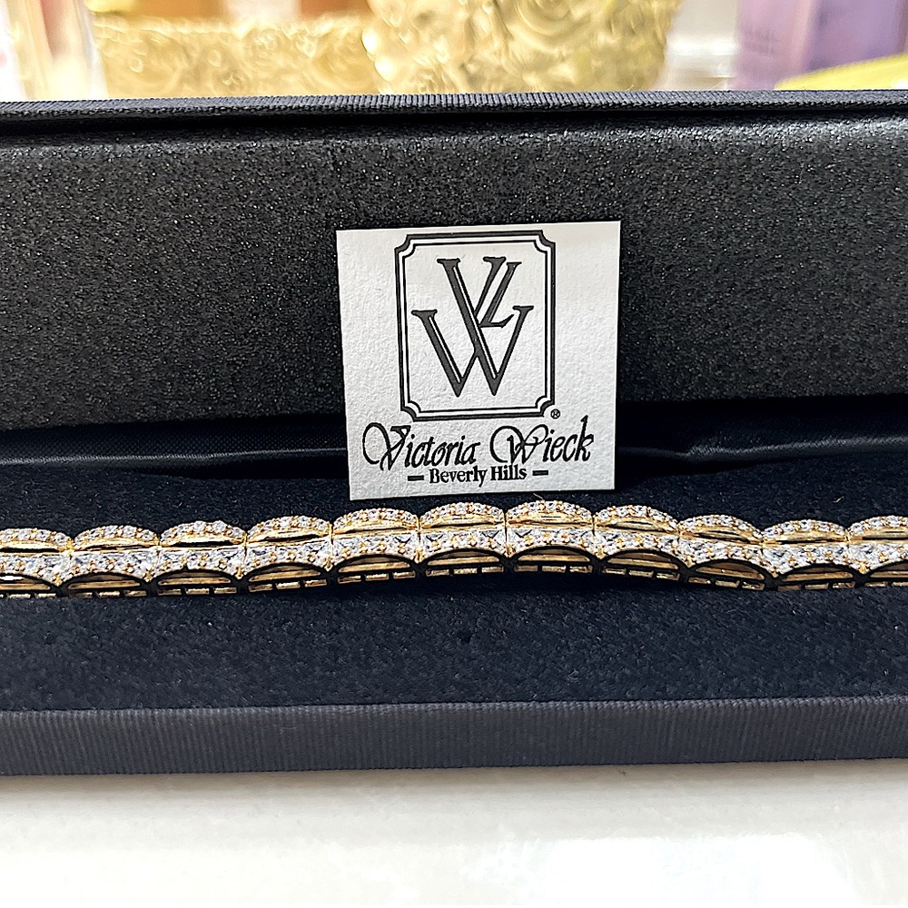 💛 NEW VICTORIA WIECK BRACELET